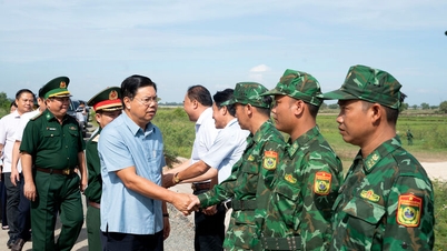 Bí thư Tỉnh ủy An Giang Nguyễn Tiến Hải khảo sát tuyến biên giới hai xã Vĩnh Gia, Ba Chúc và phường Tịnh Biên