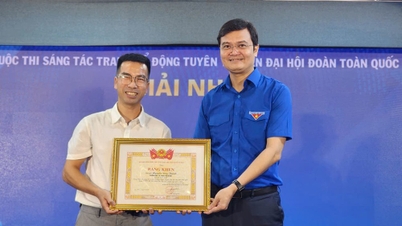 Preisverleihung des Plakatwettbewerbs für den 13. Nationalen Kongress des Vietnamesischen Jugendverbandes