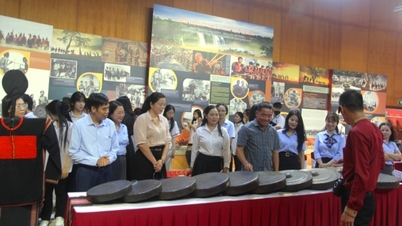 La exposición "Gongs de las Tierras Altas Centrales: Sonidos del Gran Bosque"