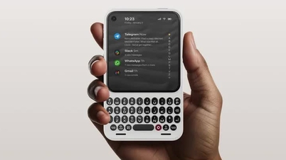 Perché gli smartphone con tastiera in stile BlackBerry stanno tornando inaspettatamente di moda.