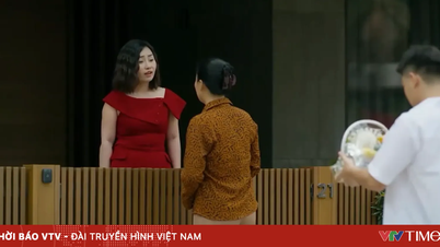 O Outro Lado da Cidade - Episódio 2: Cuong e sua mãe trazem presentes para se desculparem, mas ainda assim são sutilmente afastados pela mãe de Thai.