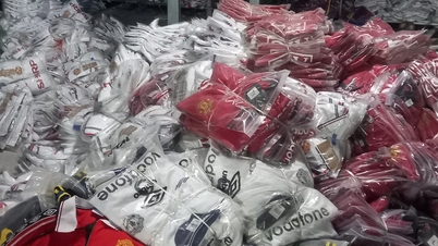 Skupina Tien Tri prodává tisíce módních produktů s padělanými ochrannými známkami Nike, Adidas, Puma, Jordan a Manchester United.