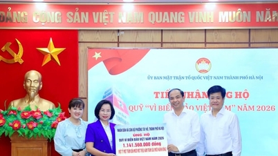 Tay Ho Ward daroval přes 1,1 miliardy VND do fondu „Pro vietnamská moře a ostrovy“.