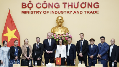 Die stellvertretende Ministerin Phan Thi Thang führte ein Arbeitstreffen mit dem stellvertretenden Minister für internationalen Handel im finnischen Außenministerium.