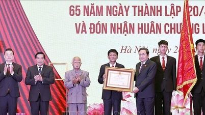 Pengerusi Dewan Undangan Negeri, Tran Thanh Man: Memastikan dasar-dasar etnik dicerminkan sepenuhnya dan secara substantif dalam setiap draf undang-undang dan resolusi.