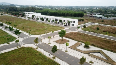 Des centaines de projets au point mort depuis des années, les entreprises immobilières lancent un appel à l'aide.