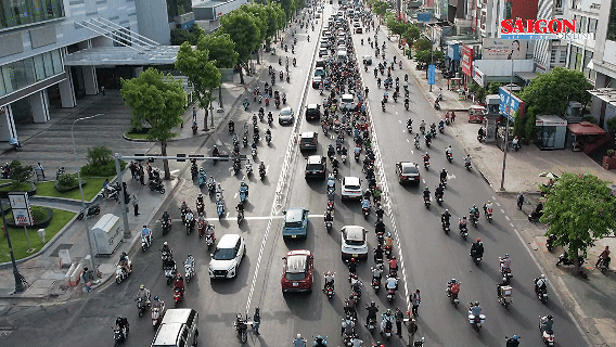 Ho Chi Minh Şehri, trafik yoğunluğunun en yüksek olduğu noktalardaki trafik sıkışıklığını azaltmaya çalışmaktadır.