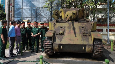 O Museu de História Militar recebe um tanque francês abandonado após uma batalha ocorrida há mais de 70 anos.