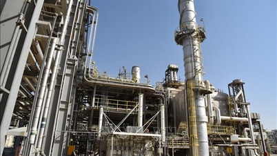 I prezzi mondiali del petrolio fluttuano in risposta ai nuovi sviluppi in Medio Oriente.
