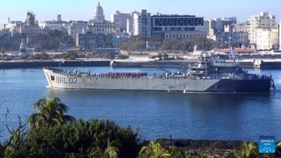 Cuba : 1 700 tonnes de nourriture en provenance du Mexique et d'Uruguay sont arrivées à La Havane, ce qui constitue le huitième envoi d'aide à l'île.