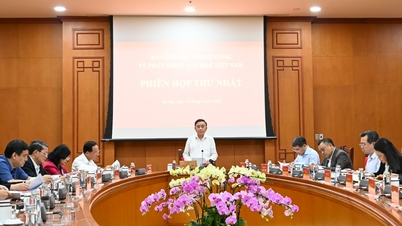 Os novos membros do Comitê Central de Coordenação para o Desenvolvimento da Cultura Vietnamita incluem 9 membros do Politburo.
