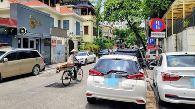Hanoi propone multe fino a 12 milioni di dong per il parcheggio illegale.