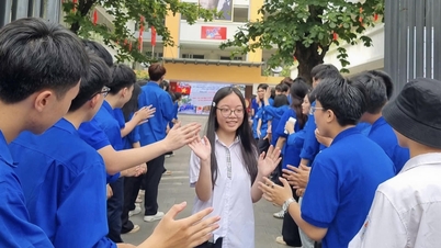 Gli studenti di Hanoi mantengono un atteggiamento calmo e sono pronti a competere per un posto nella decima classe.