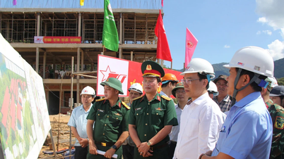 Verifica dello stato di avanzamento dei lavori di costruzione della più grande scuola multilivello di confine a Da Nang.
