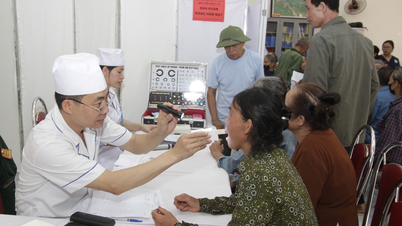 Examens médicaux et médicaments gratuits fournis à 500 habitants de la commune de Lam Vy, province de Thai Nguyen.