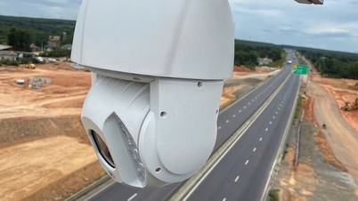 Van Ninh - Cam Lo otoyoluna 78 adet yapay zekâ destekli trafik izleme kamerası kuruldu.