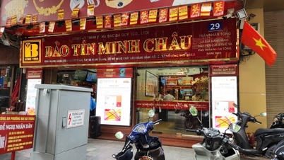 Сегодня (29 мая) цены на золото снова резко выросли: магазины пустуют, а черный рынок наводнен дешевыми предложениями.