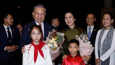 O Secretário-Geral e Presidente To Lam inicia sua visita de Estado a Singapura.