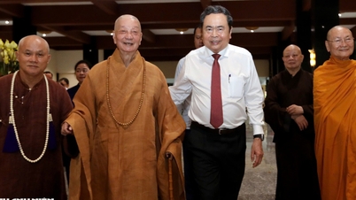 Ulusal Meclis Başkanı Tran Thanh Man, Vietnam Budist Derneği Yüksek Patriği'ni ziyaret etti.