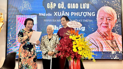 La regista Xuan Phuong presenta la sua autobiografia, "Decisa, inflessibile".