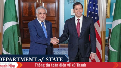وزير الخارجية الأمريكي يلتقي بالزعيم الباكستاني، ويشجع الحوار بشأن إيران.