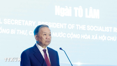 Algemeen secretaris en voorzitter To Lam: Technologische samenwerking zal een belangrijke pijler worden in de betrekkingen tussen Vietnam en Singapore.