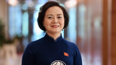 Pham Thi Thanh Tra miniszterelnök-helyettes a Nemzeti Gyermekügyi Bizottság elnöke.