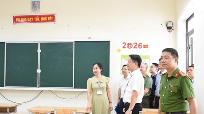 Comune di Phu Dong: Garantire che l'esame di ammissione alla decima classe si svolga in modo sicuro e serio.