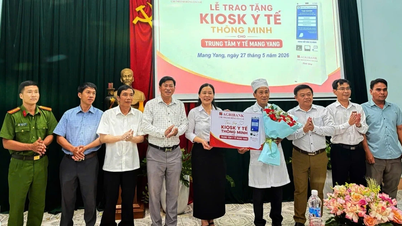 La filiale di Dong Gia Lai di Agribank ha donato 7 chioschi medici intelligenti ai centri medici.