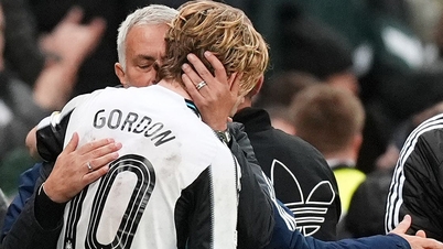 Anthony Gordon: De fan incondicional de Mourinho a fichaje estrella del Barcelona.