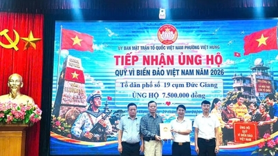 Der Viet Hung Ward erhielt über 2 Milliarden VND an Spenden für den Fonds für Vietnams Meere und Inseln sowie den Fonds für die Armen.