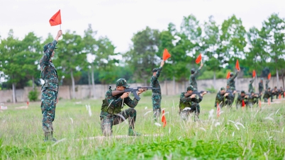Le bataillon 500, régiment 738, termine le test des « trois explosions » pour les nouvelles recrues.