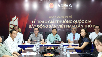 Annuncio della seconda cerimonia di premiazione nazionale del settore immobiliare in Vietnam.