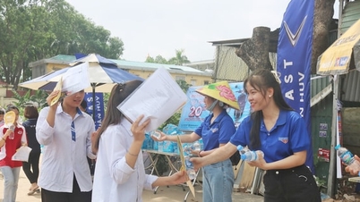 In Hanoi herrscht während der Zeit der Hochschulaufnahmeprüfungen heißes Wetter.