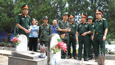 Komando Wilayah Militer 2 memeriksa persiapan untuk memverifikasi identitas jenazah prajurit yang gugur di Pemakaman Martir di komune Bao Thang.