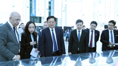 Il vice primo ministro Ho Quoc Dung visita una delle principali università del Kazakistan e il centro di innovazione Astana Hub.