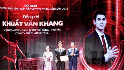 Khuat Van Khang si è aggiudicato il premio in modo eccezionale, con un rapporto di concorrenza di 1 su 7.000 presso il Gruppo Viettel.