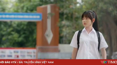 The Other Side of the City - Episode 3: Tuyet Lan appears, becoming the new center of attention in the classroom.