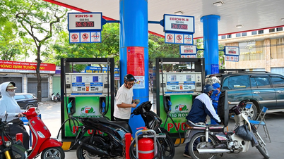 L'affirmation selon laquelle il faudrait « secouer le réservoir de carburant » lors de l'utilisation d'E10 est infondée.