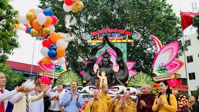 Kota Ho Chi Minh merayakan Hari Lahir Buddha dan memperingati ulang tahun ke-61 Bodhisattva Quang Duc yang melakukan pengorbanan diri demi Dharma.