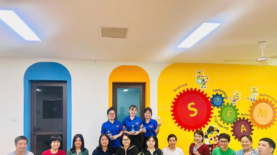 Die Eltern in Hanoi wurden am Tag der Aufnahmeprüfung ihrer Kinder für die 10. Klasse in einem „speziellen Warteraum“ empfangen.