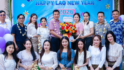 Da Nang, Vietnam'da eğitim gören Laoslu öğrencilere özel destek sağlamaktadır.