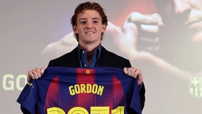 Newcastle verkoopt Anthony Gordon aan Barcelona: een recordtransferbedrag en een keerpunt in de wederopbouw van de selectie.