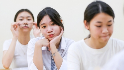 Esame di letteratura di decimo grado ad Hanoi: gli studenti possono facilmente ottenere 5-6 punti, molti ne ottengono 7-8.