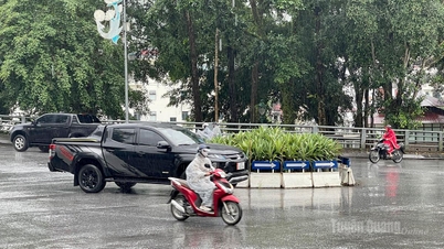 Strong convective clouds developed over the province, causing showers, with some areas experiencing heavy to very heavy rain accompanied by thunderstorms.