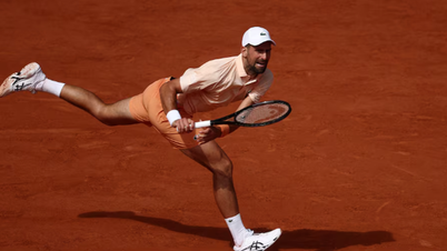 Djoković otevírá zápas po porážce ve třetím kole Roland Garros.