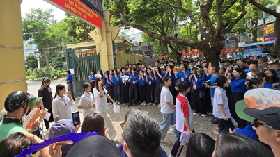 Ujian masuk pertama untuk kelas 10 di sekolah paling "ramai" di Hanoi.