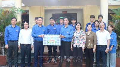 Unge mennesker i Bac Ninh melder seg frivillig til å ta på seg mange vanskelige oppgaver.