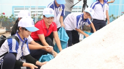 Ho Chi Minh City: Propagowanie wartości tradycyjnego rzemiosła w wioskach poprzez działania oparte na doświadczeniu.