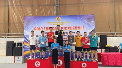 O Cluster nº 2 do Sindicato Provincial dos Trabalhadores realizou um evento de intercâmbio de pickleball em resposta ao Mês do Trabalhador de 2026 - Jornal Online Cao Bang.